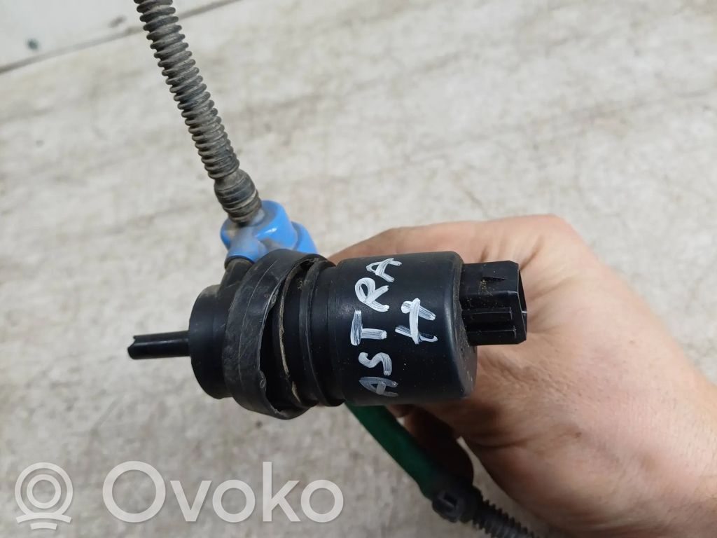 Opel Astra H Pompa spryskiwacza szyby przedniej / czołowej 