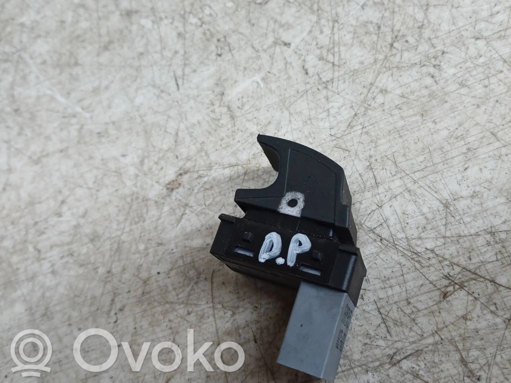 Volkswagen PASSAT B6 Electric window control switch 