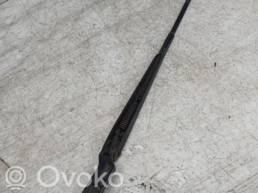 Volkswagen Golf IV Front wiper blade arm 