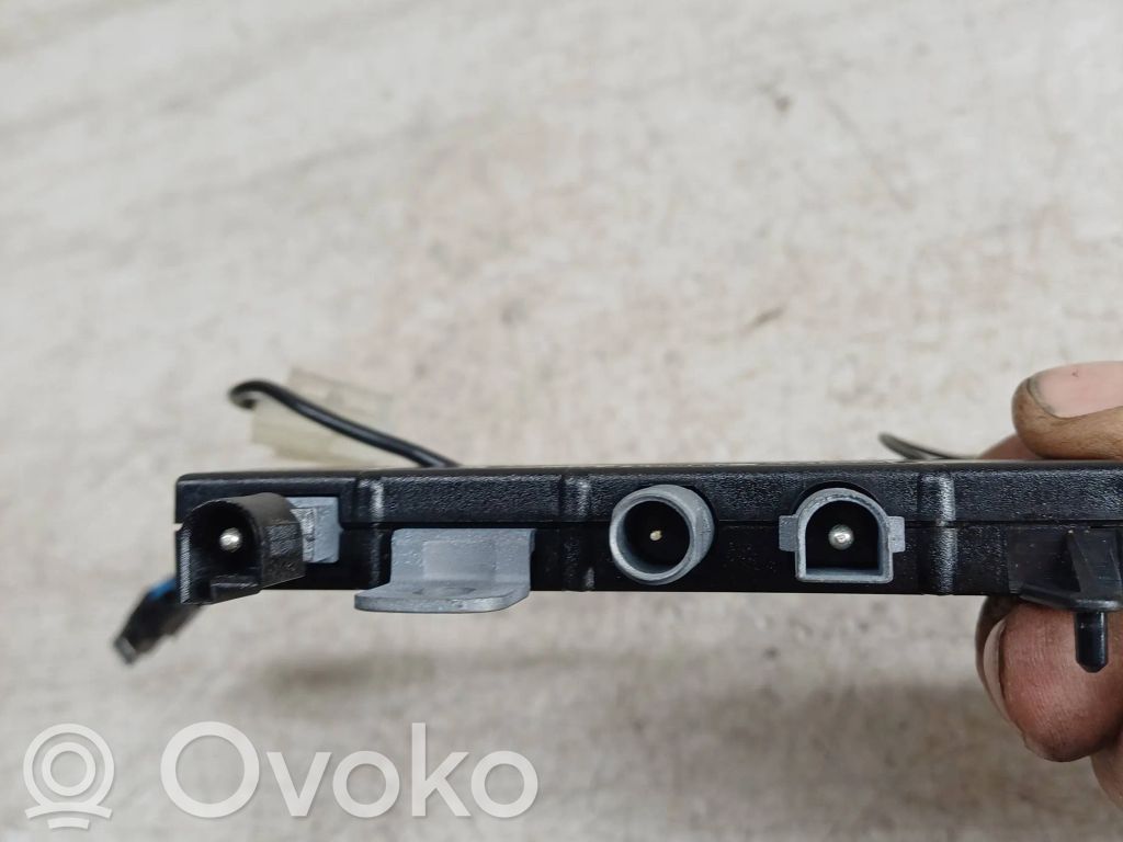 BMW 5 E39 Antenos stiprintuvas 