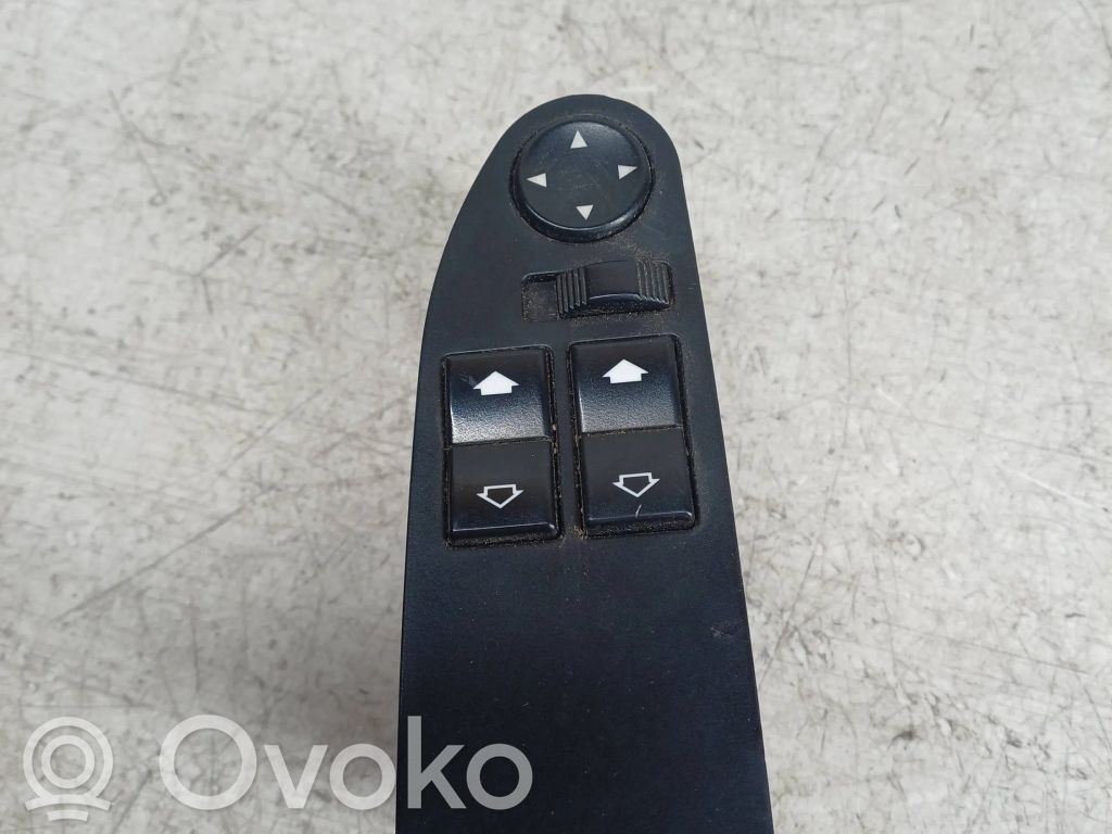 Electric window control switch   8360887