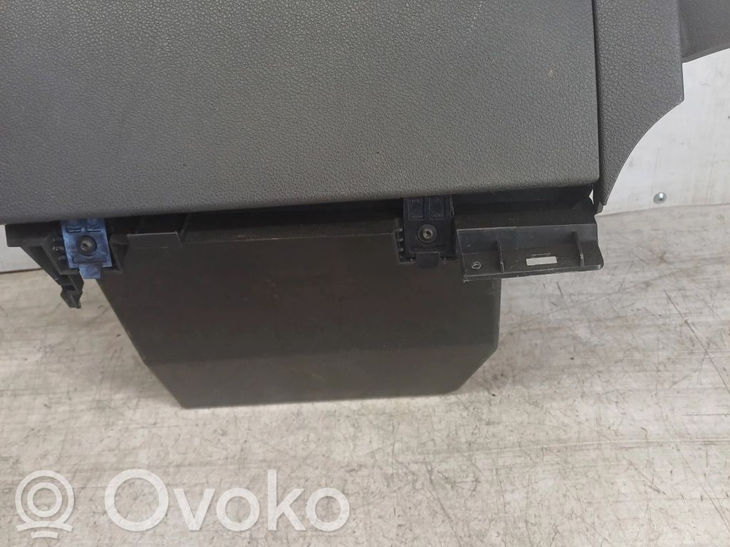 Ford Focus C-MAX Daiktadėžės (bordačioko) komplektas 