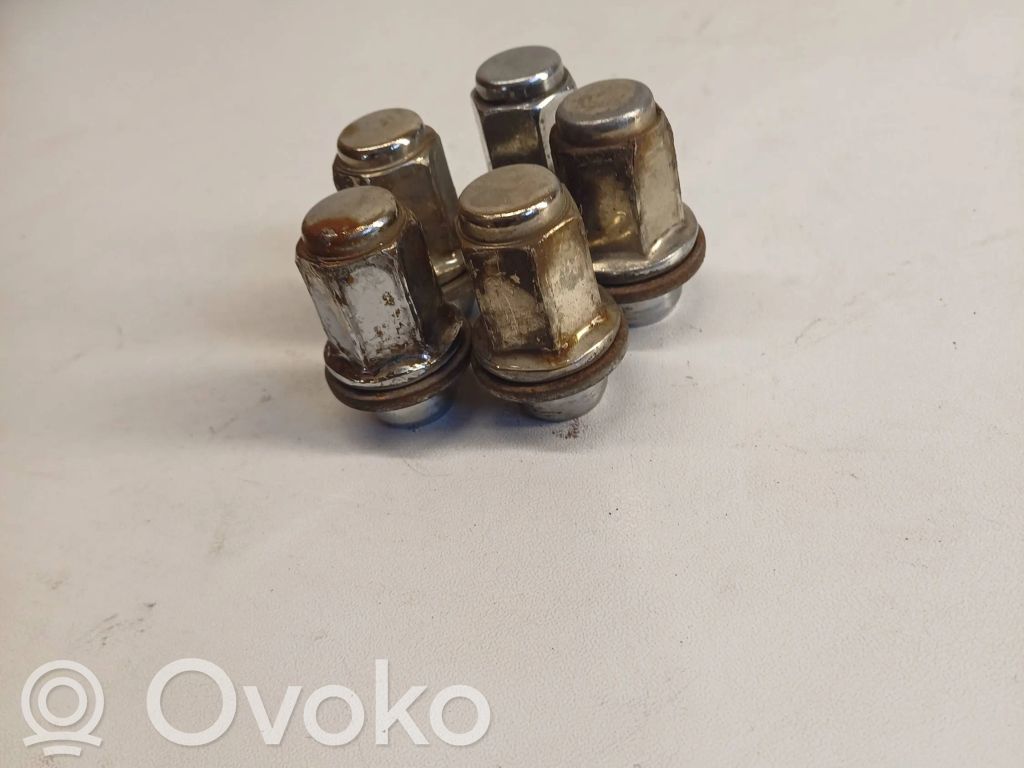 Toyota Avensis T250 Nuts/bolts 