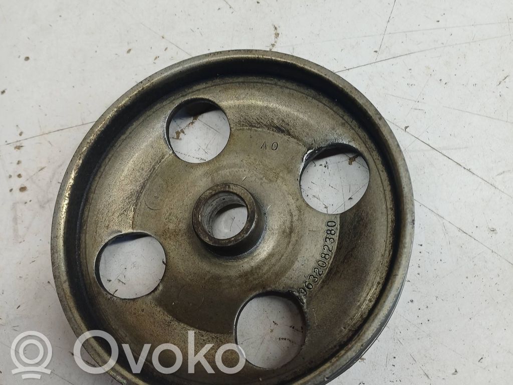Peugeot 607 Vairo stiprintuvo siurblio skriemulys 