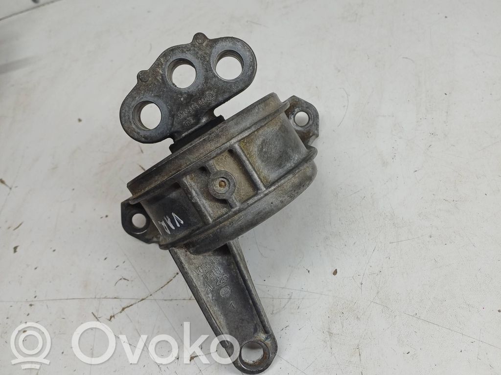Opel Zafira B Engine mount bracket 