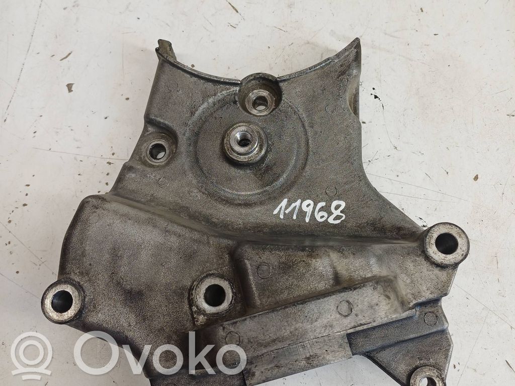 Opel Zafira B Łapa / Mocowanie silnika 