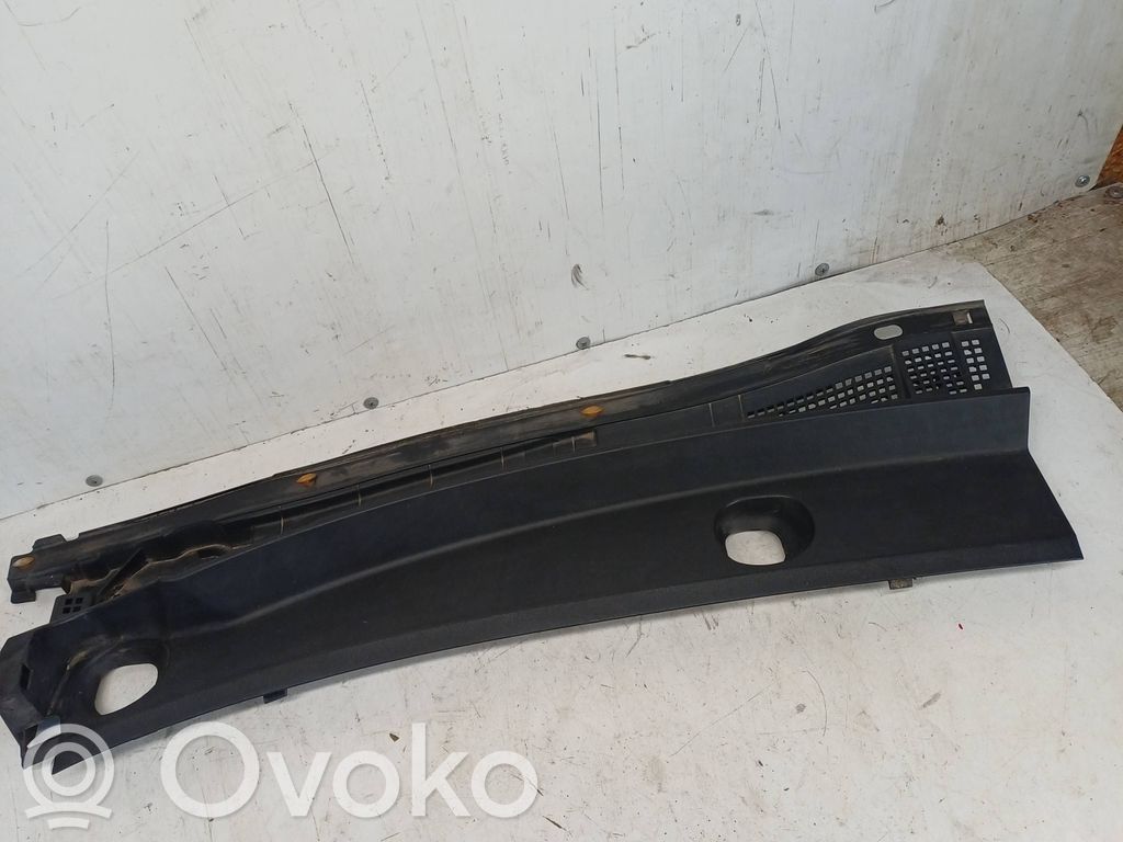Mazda 5 Wiper trim 