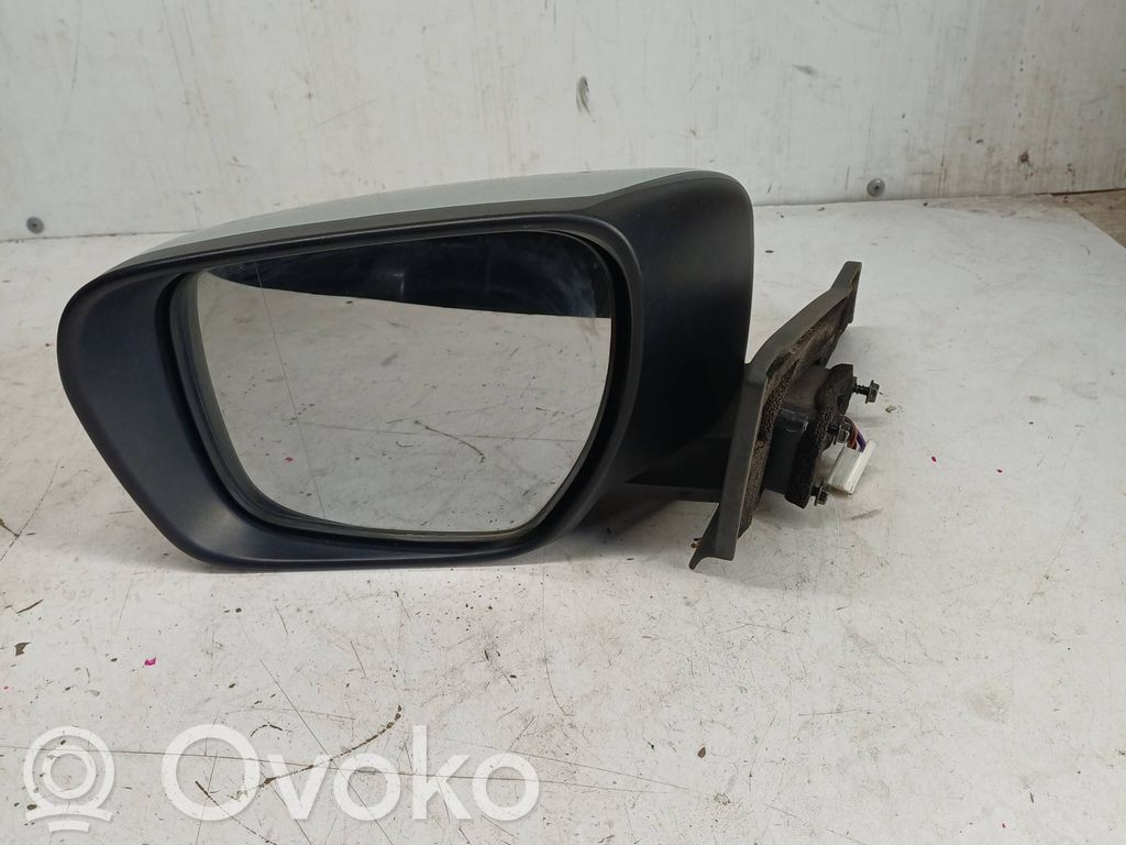 Mazda 5 Front door electric wing mirror 