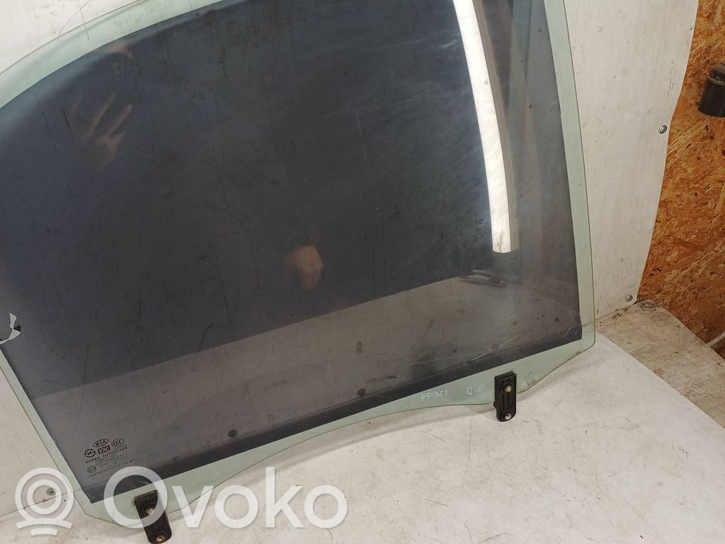 KIA Sorento Rear door window glass 