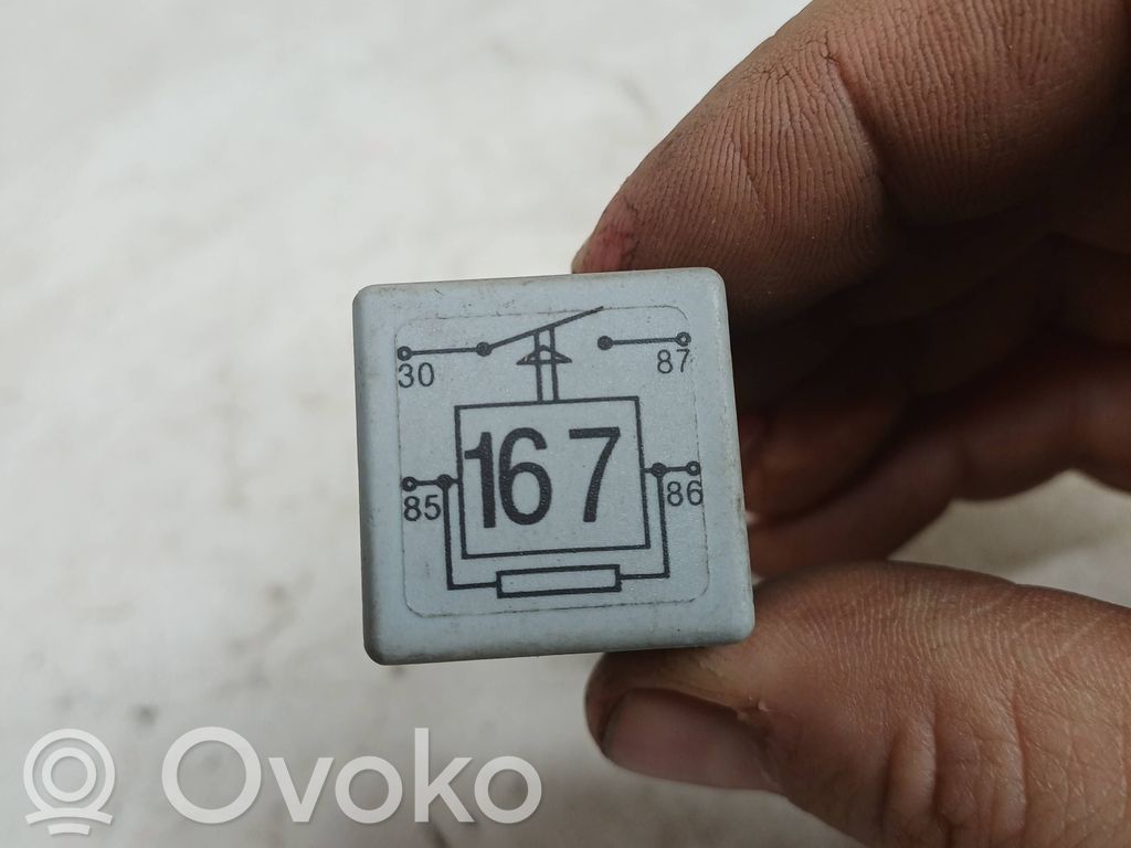 Volkswagen Polo IV 9N3 Other relay 