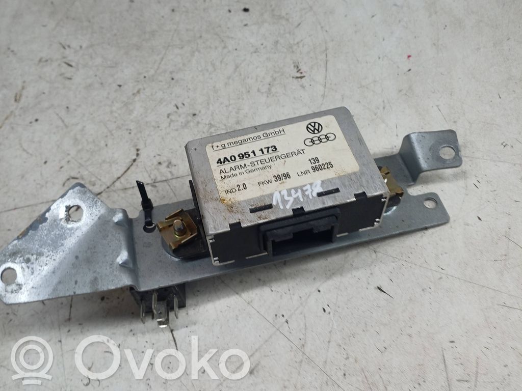 Audi A6 S6 C4 4A Boîtier module alarme 