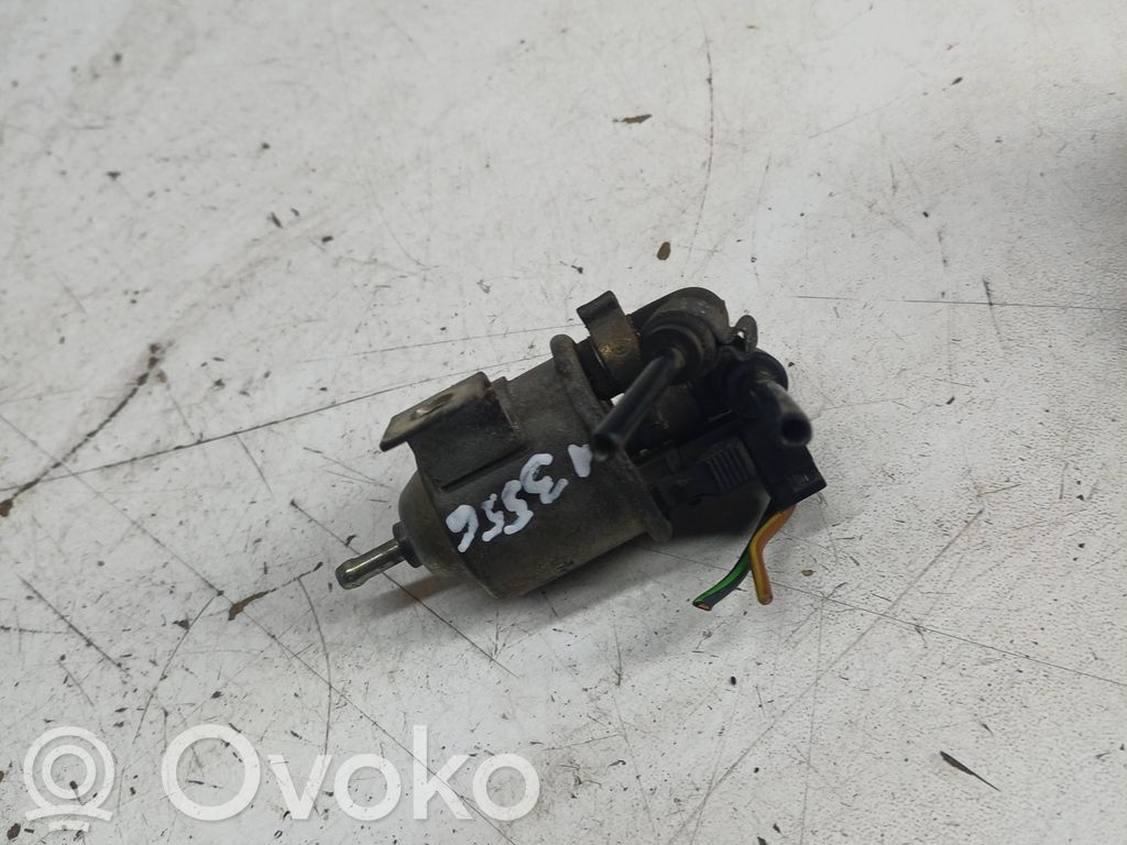 Audi A6 S6 C4 4A Tyhjiöventtiili 