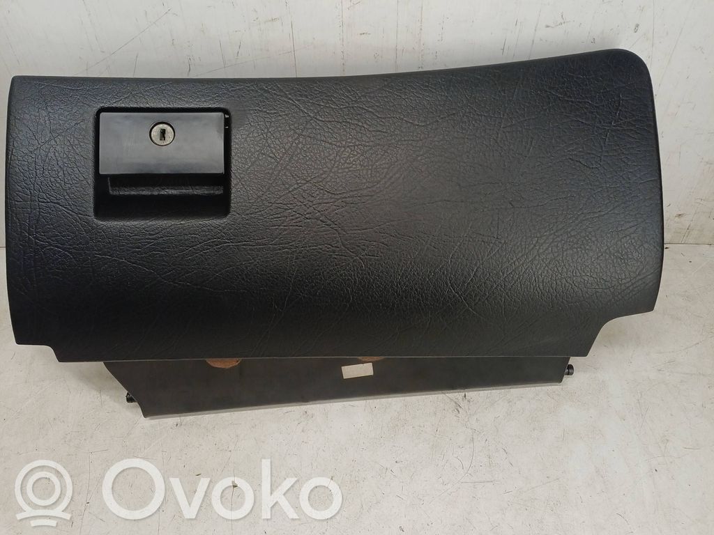 Audi A6 S6 C4 4A Juego guantera 