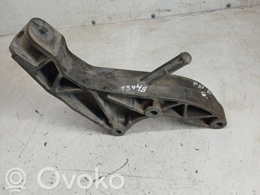 Opel Astra H Gearbox mounting bracket 