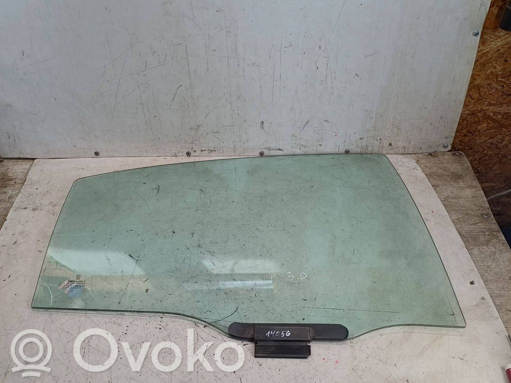 Peugeot 607 Rear door window glass 