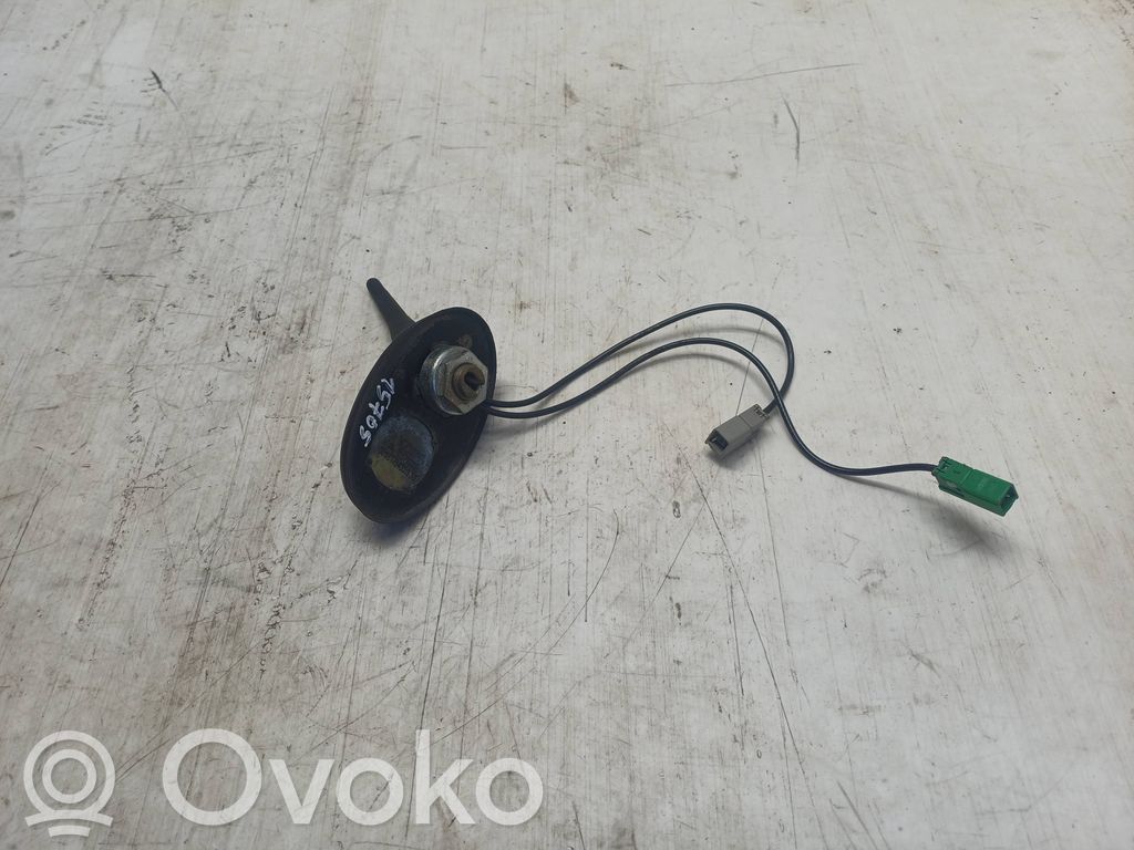 Peugeot 607 GPS-pystyantenni 
