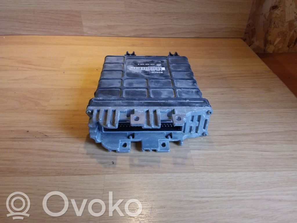 Volkswagen Golf III Engine control unit/module 