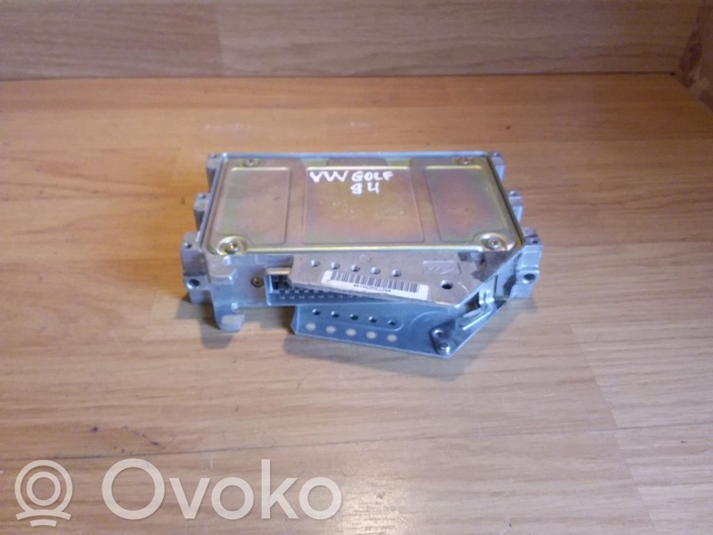 Volkswagen Golf III ABS-ohjainlaite/moduuli 