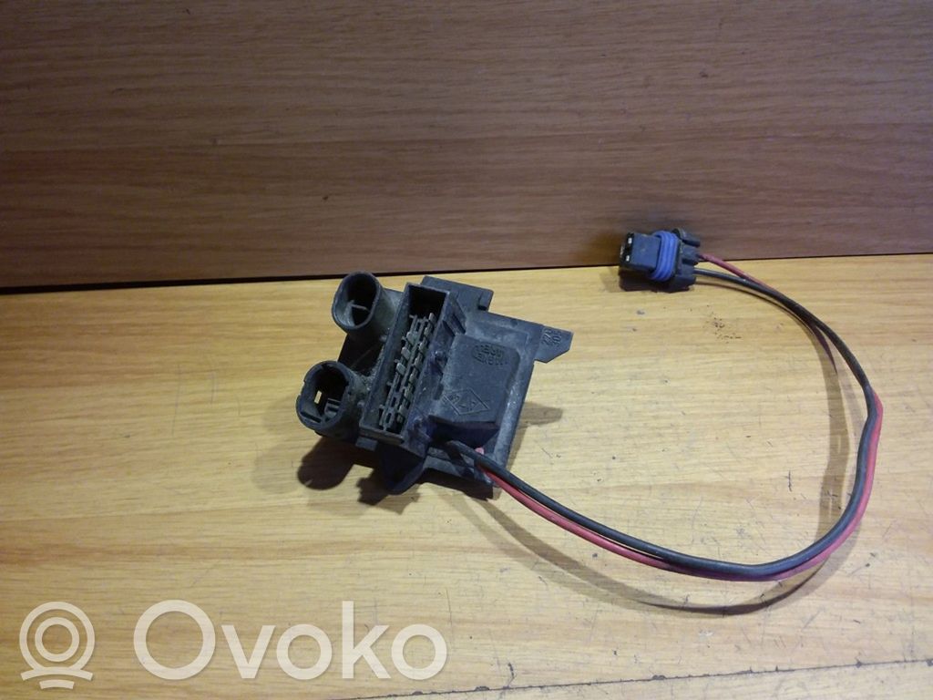 Rezystor / Opornik dmuchawy nawiewu   270305
