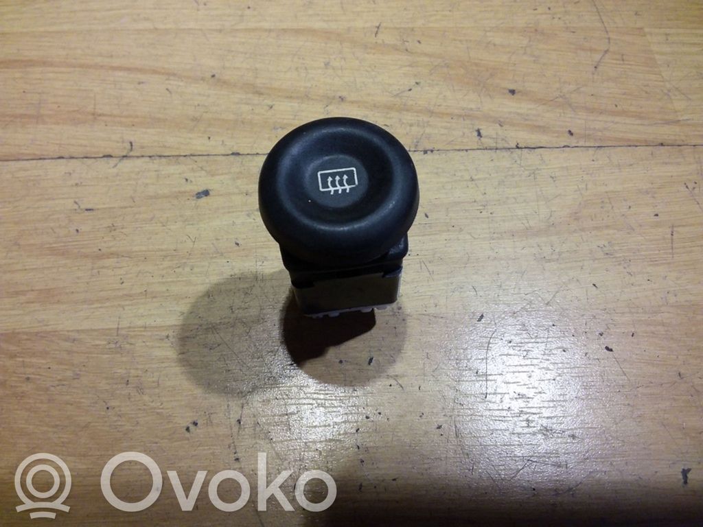 Windscreen/window heater switch   8200047293