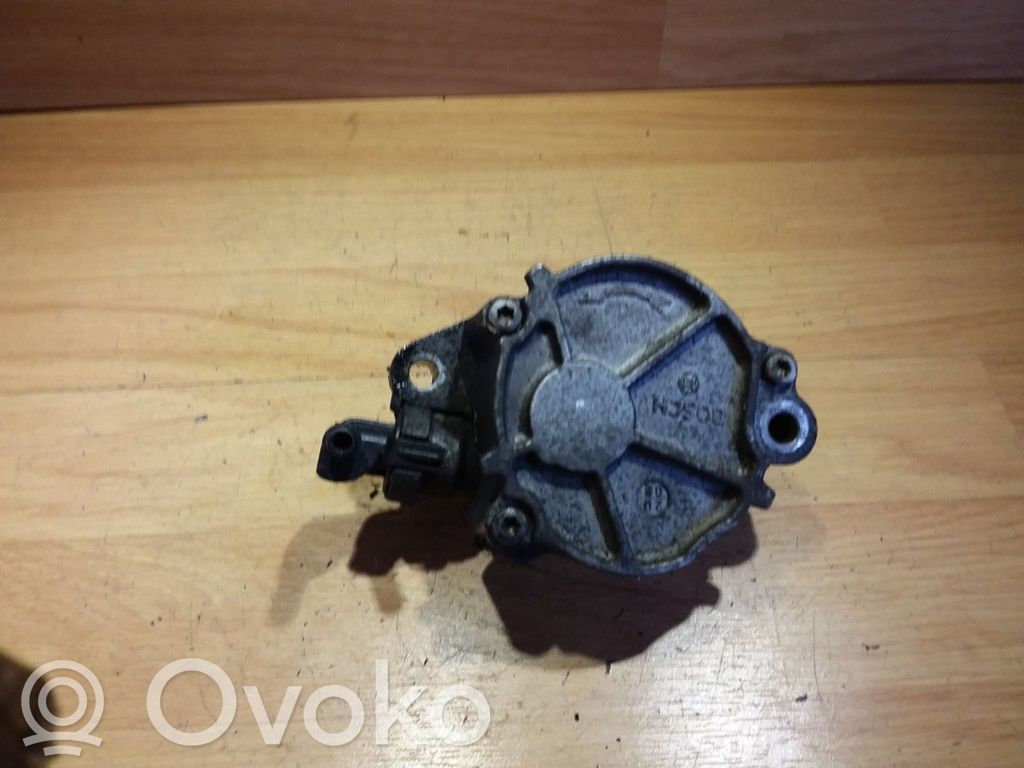 Vacuum pump   D1563A