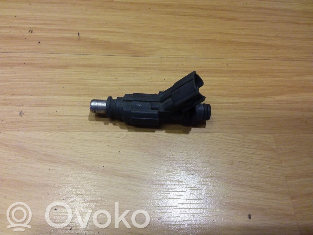 Inyector de combustible   232500D030