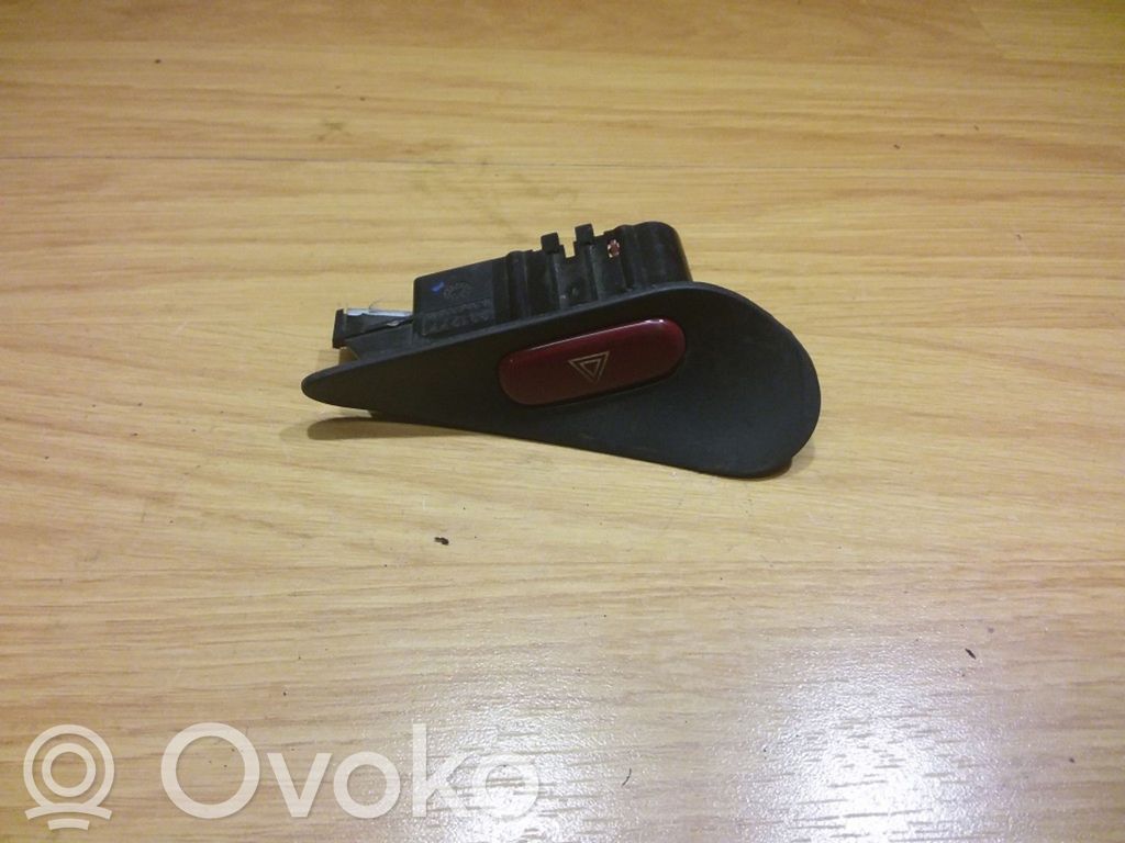 Peugeot 406 Hazard light switch 