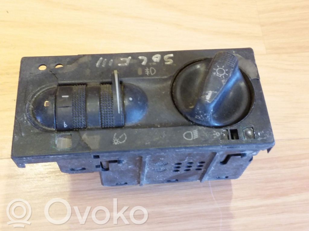 Volkswagen Golf III Light switch 
