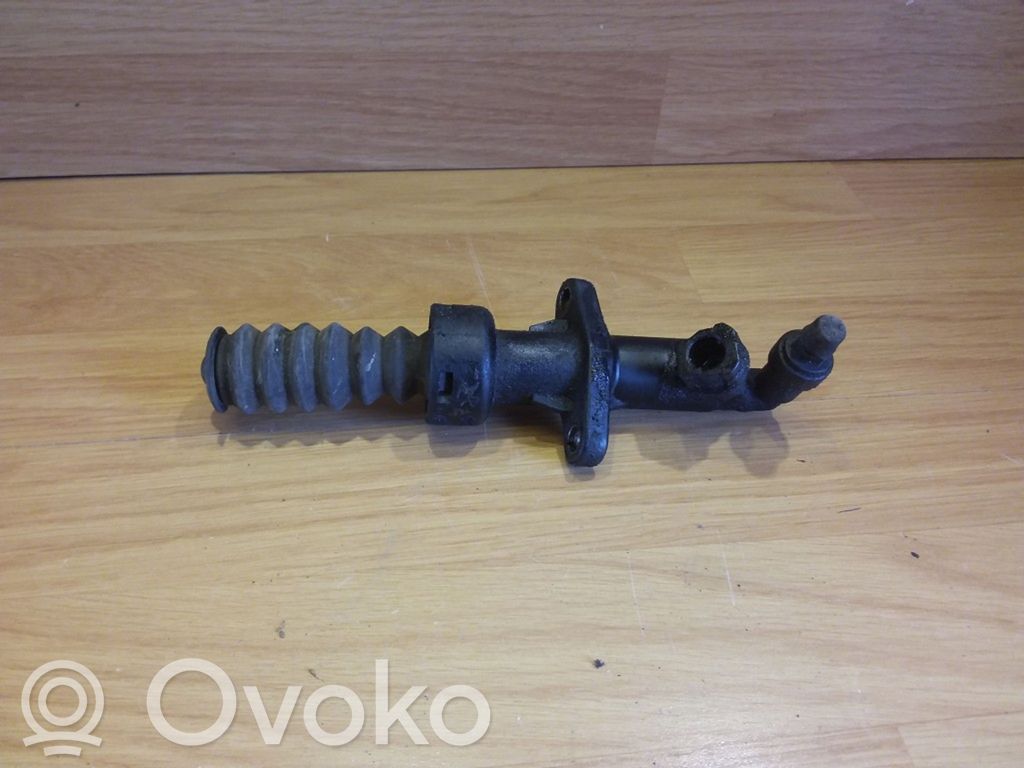 Peugeot 407 Clutch slave cylinder 