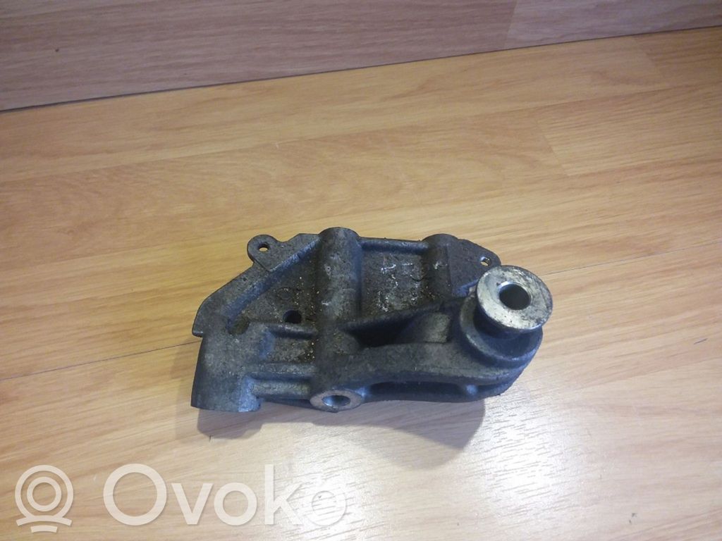 Alfa Romeo 156 Engine mounting bracket 