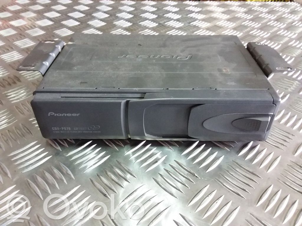 Volvo S40, V40 CD/DVD changer 