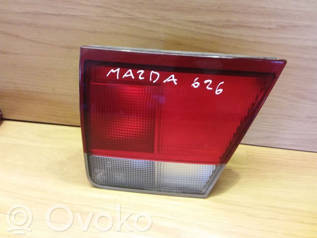 Mazda 626 Aizmugurējais lukturis pārsegā 