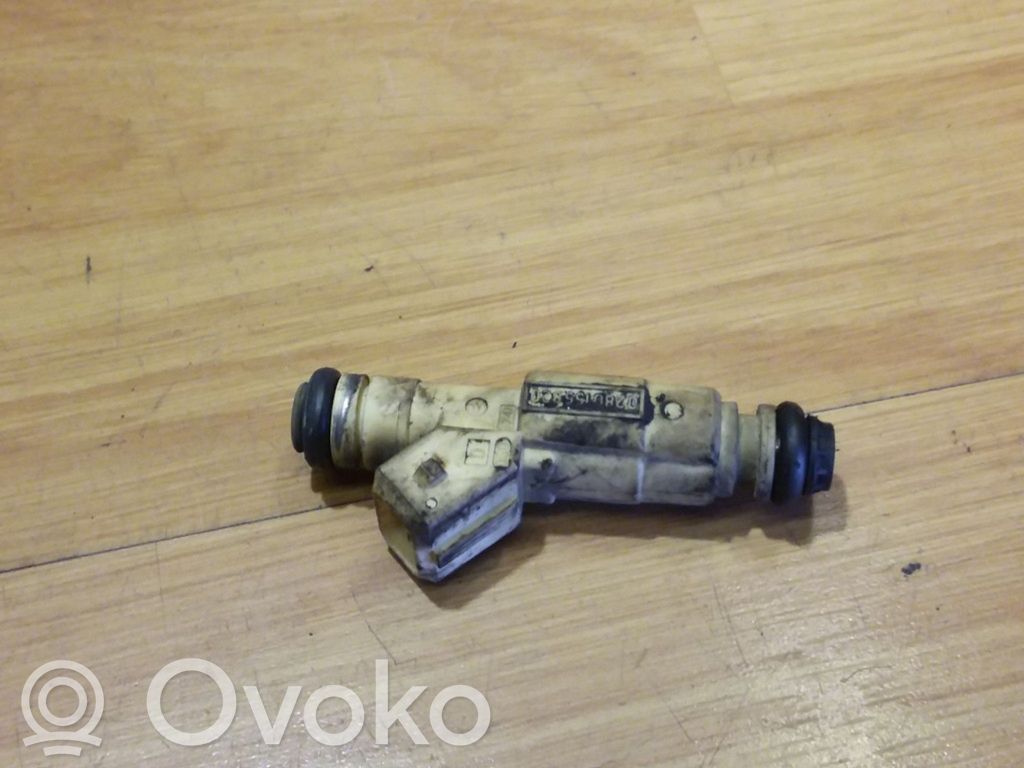Ford Mondeo MK II Fuel injector 