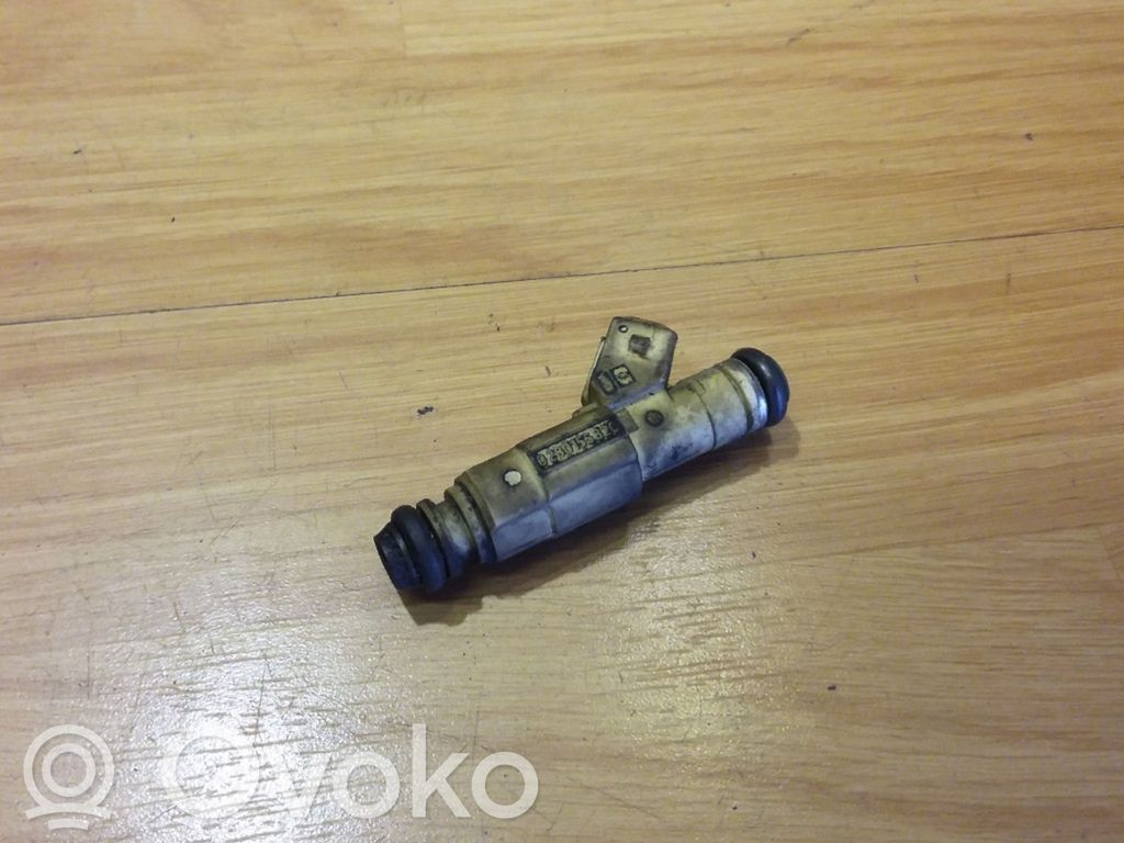 Ford Mondeo MK II Fuel injector 
