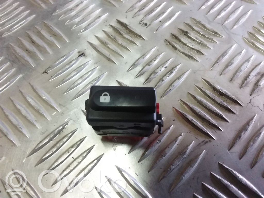 Renault Clio II Central locking switch button 