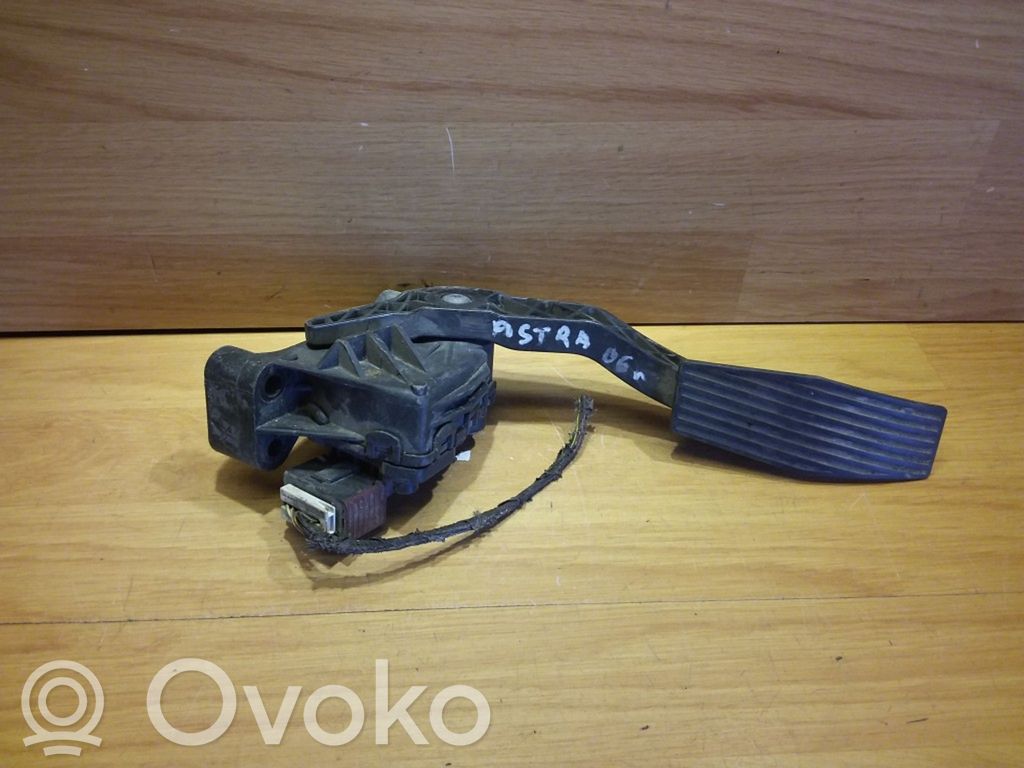 Opel Astra H Accelerator throttle pedal 