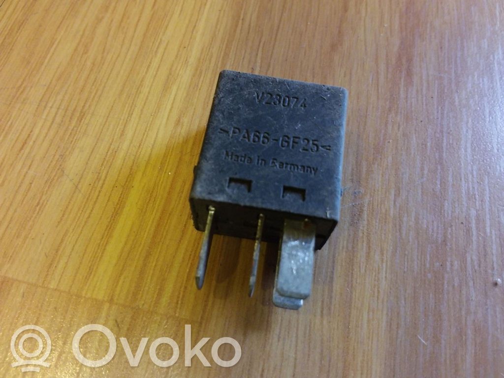 Volvo S40, V40 Kita rėlė 
