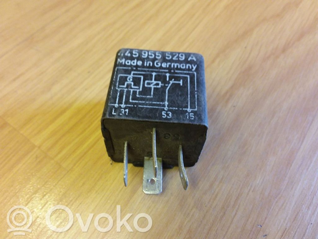 Audi A6 S6 C4 4A Other relay 