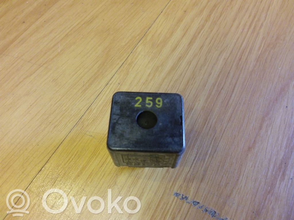 Audi 80 90 S2 B4 Other relay 