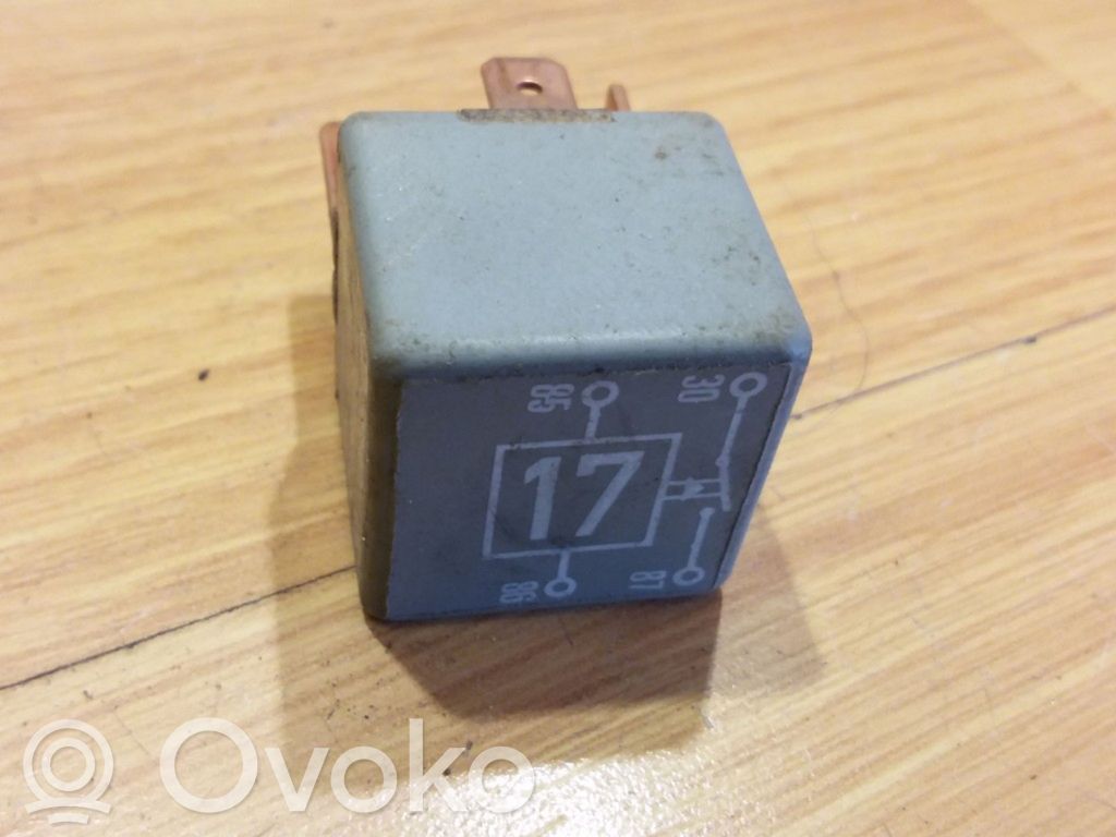 Audi 80 90 S2 B4 Inne przekaźniki 