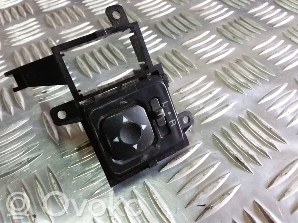 Mitsubishi Pajero Wing mirror switch 