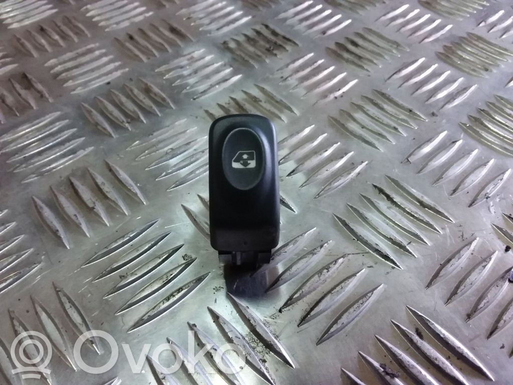 Renault Megane I Electric window control switch 