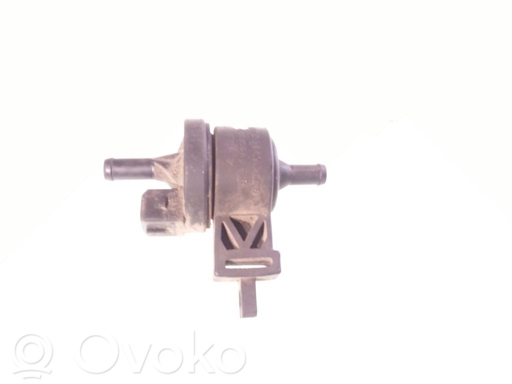 Volkswagen Polo III 6N 6N2 6NF Valve vacuum 