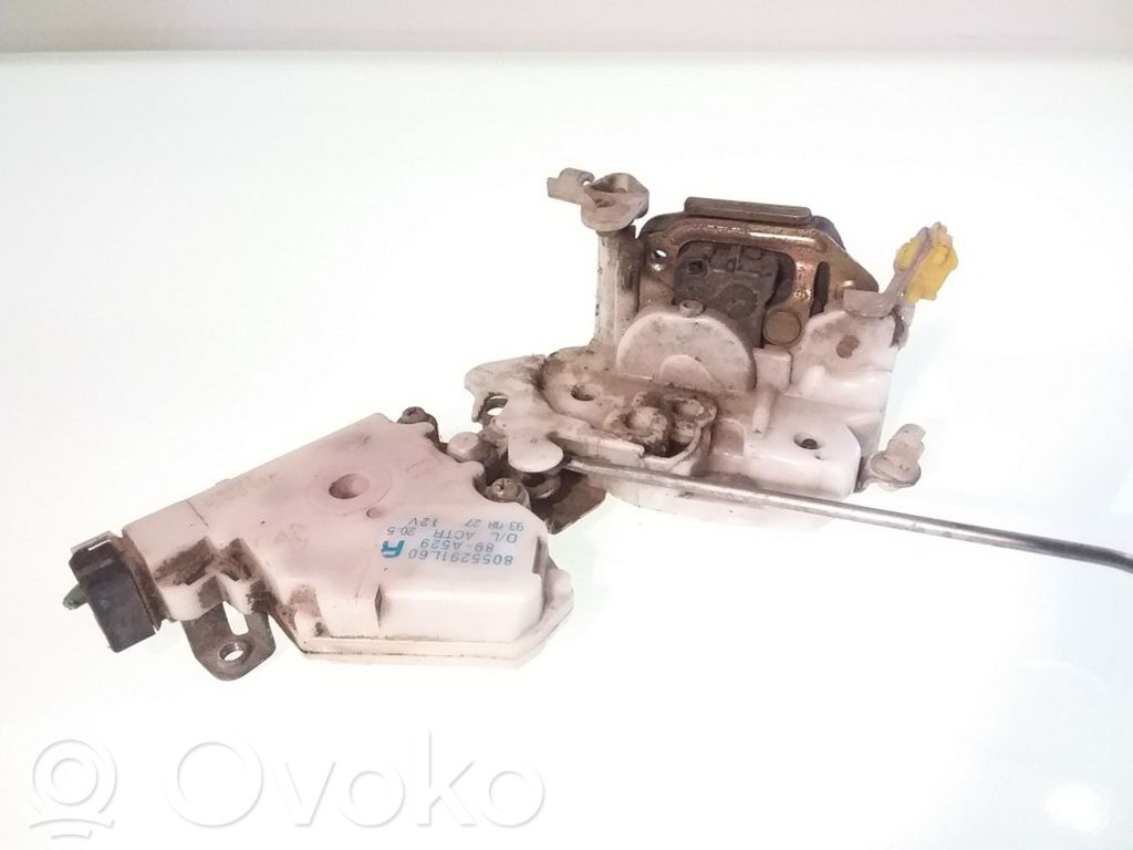 Nissan Terrano Priekšpusē slēdzene 