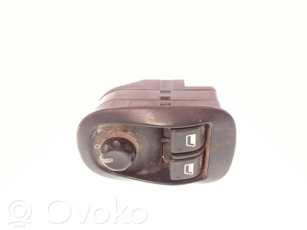 Peugeot 206 Electric window control switch 