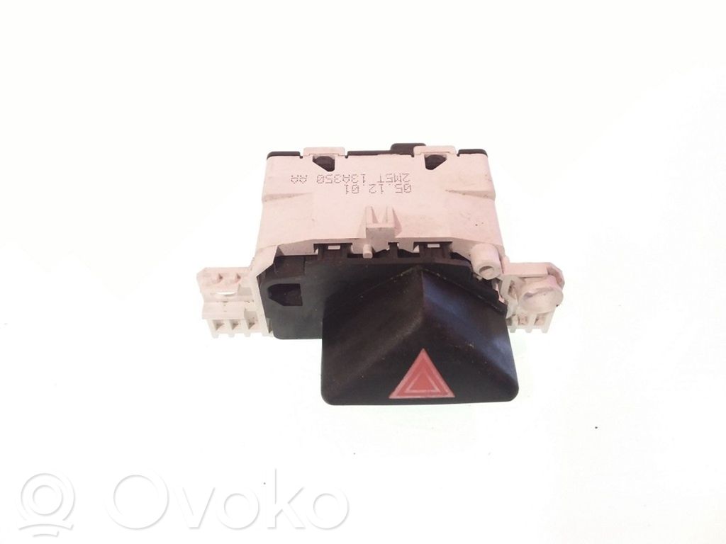 Ford Focus Botón interruptor de luz de peligro 