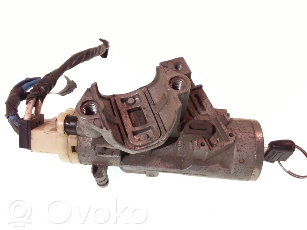 Mazda 121 Užvedimo spynelė 