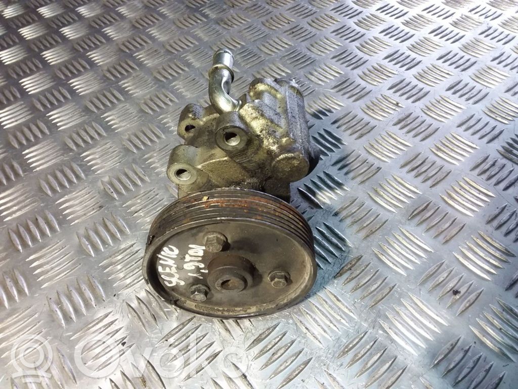 Renault Scenic I Ohjaustehostimen pumppu 