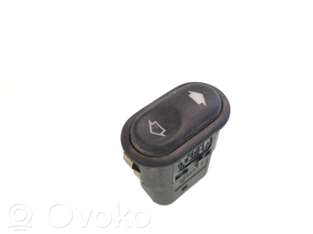 Interruptor del elevalunas eléctrico   93BG15B679AA