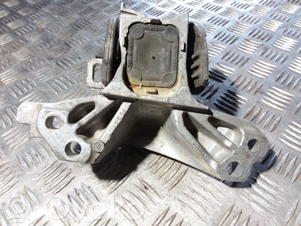 Peugeot 407 Engine mount bracket 